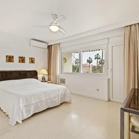 Piso Con 2 Habitaciones, 2 Terrazas Y Piscina Torremolinos Exterior photo