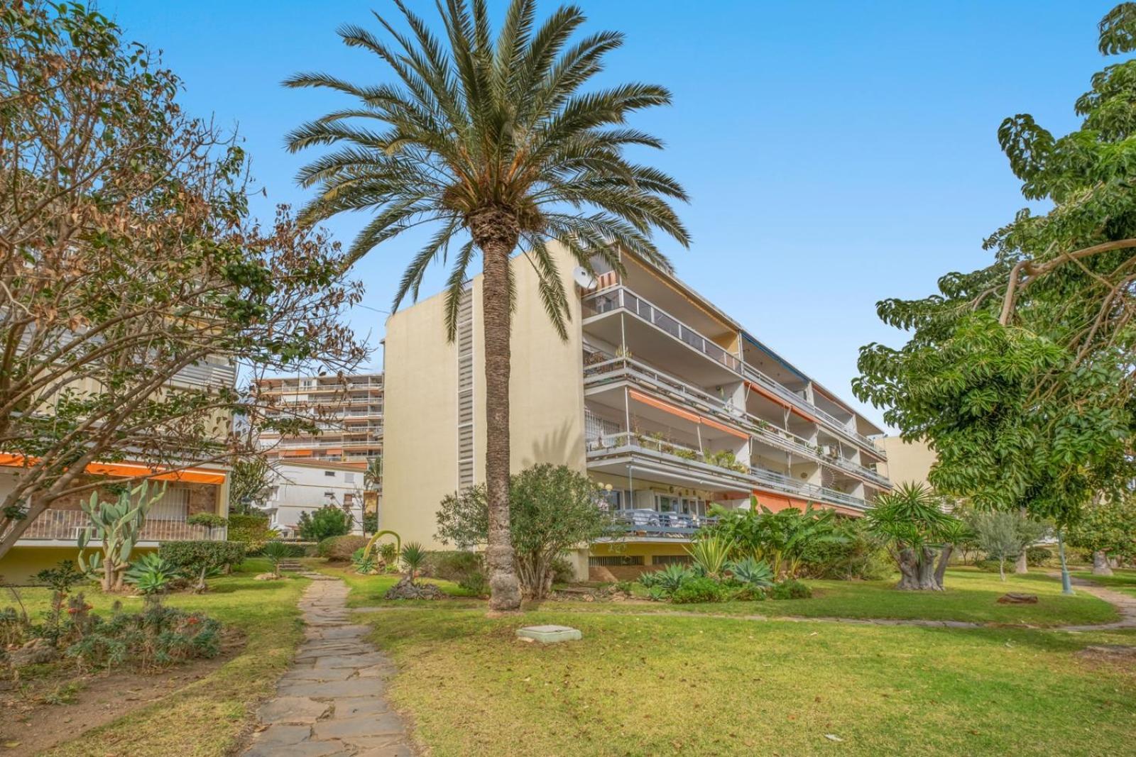 Piso Con 2 Habitaciones, 2 Terrazas Y Piscina Apartment *